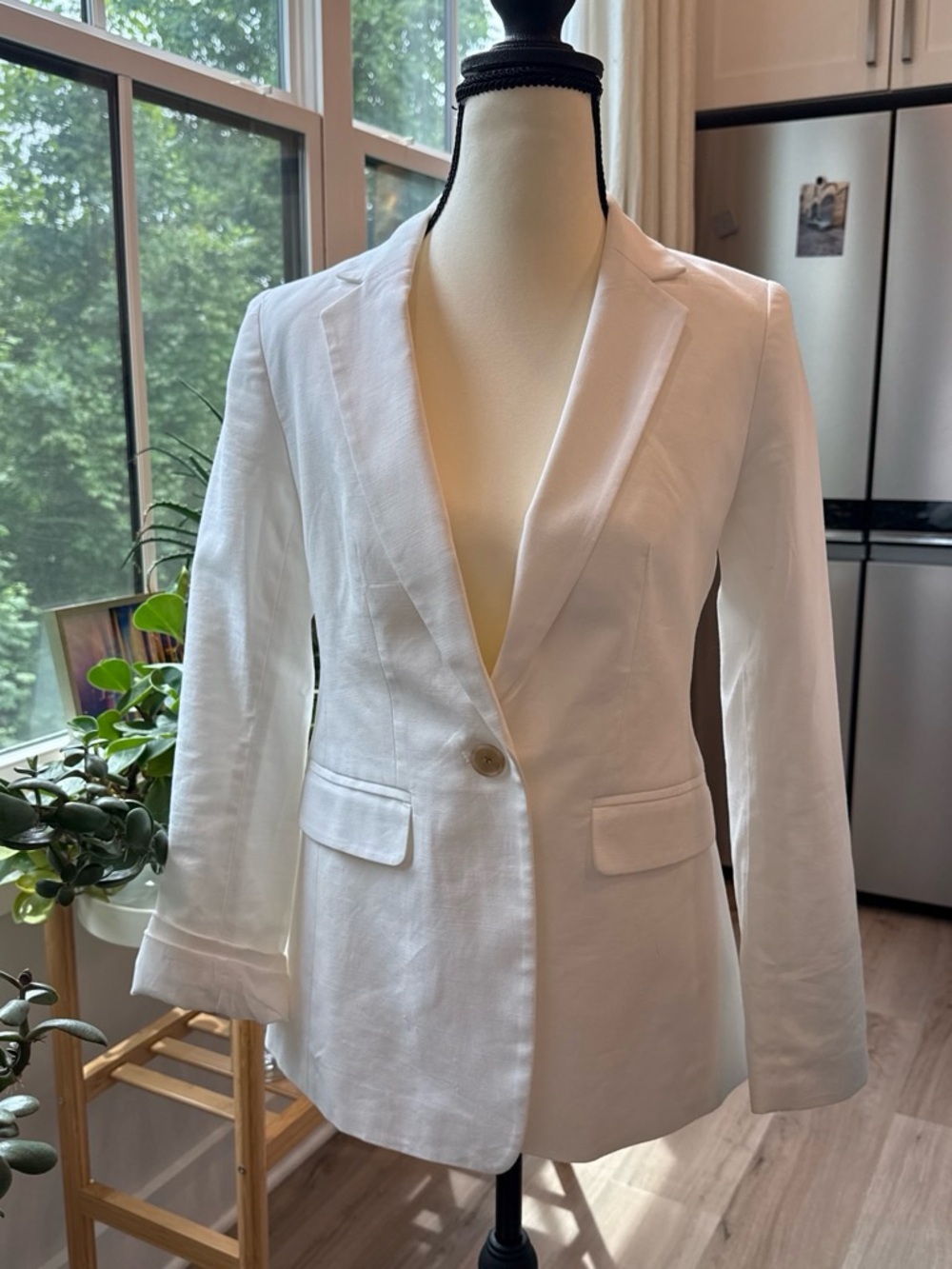 Ann Taylor Loft White Blazer - 0P